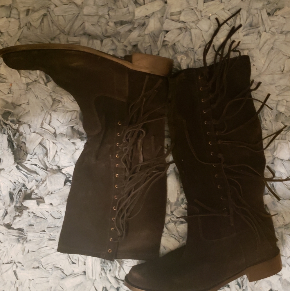 Boots - Picture 4 of 4